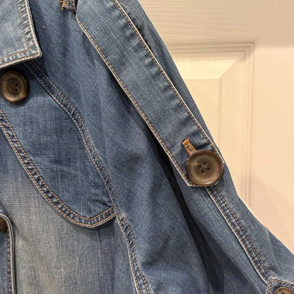 NWOT Chico’s Modern Denim Trench Jacket size Medium - Picture 2 of 7
